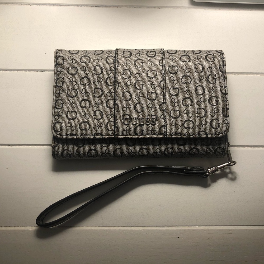 GUESS Logo Wallet/Wristlet